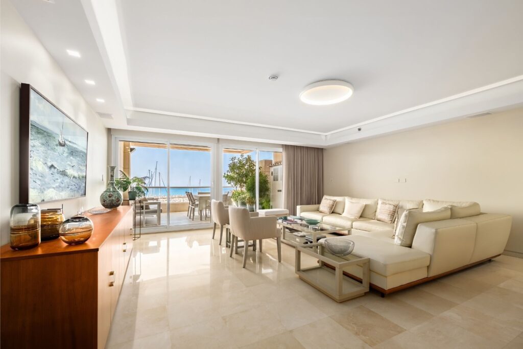 livingroom oceanview